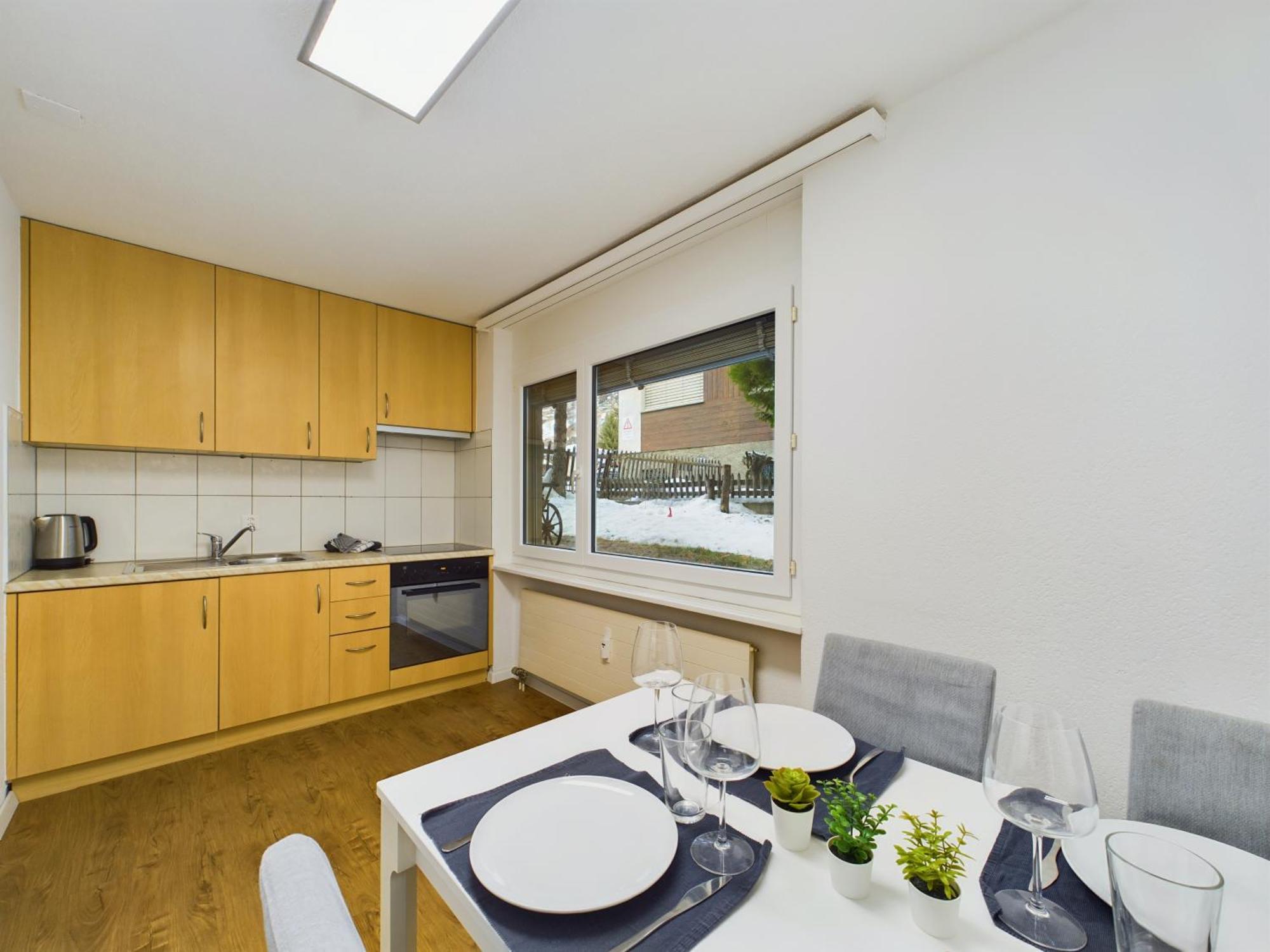 Alpine Retreat 4 Person Apartment Near Zermatt With Parking! Täsch Exterior photo